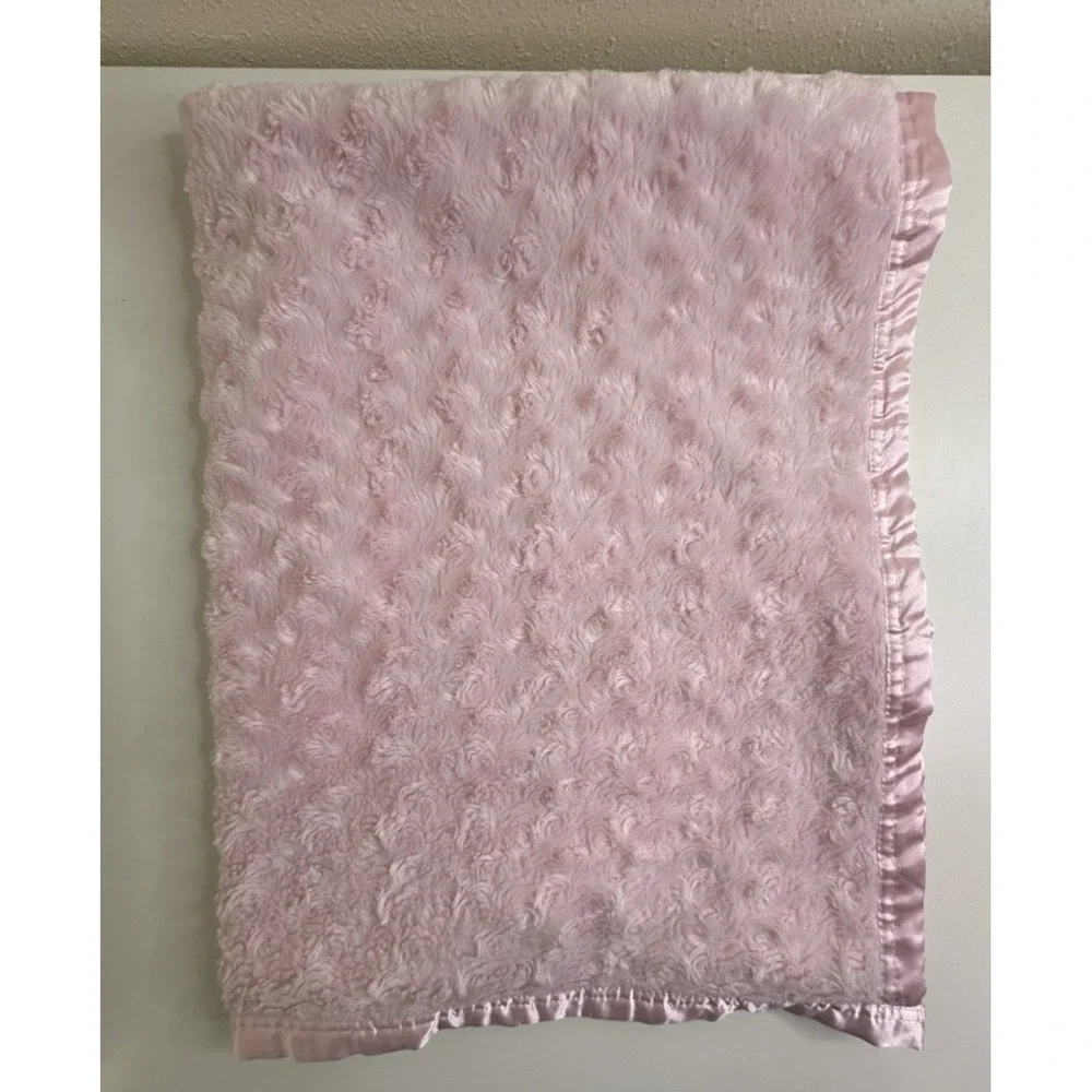 Small‎ Wonders Pink Baby Blanket Swirl Pattern Satin Edge and Backing 30x40
